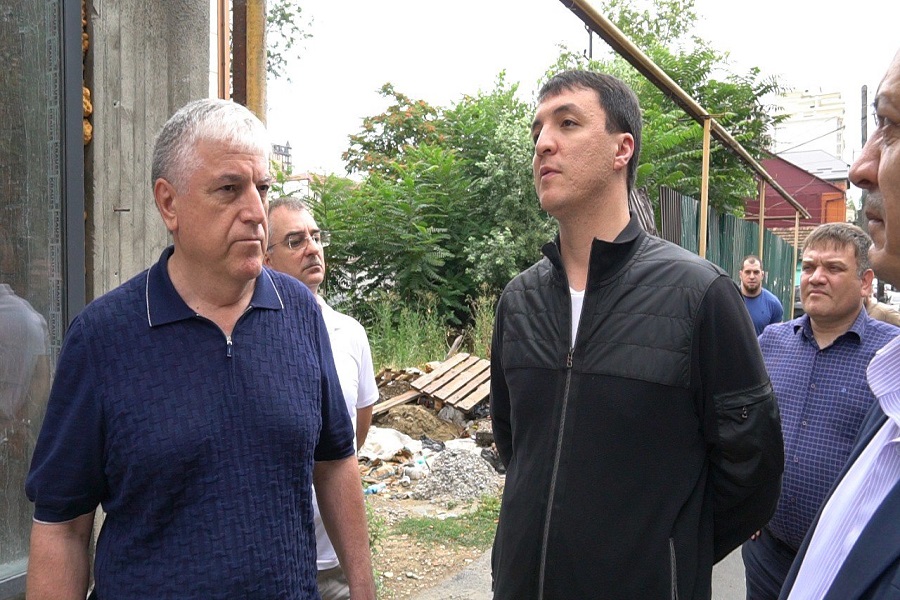 В Махачкале провели проверку по вопросу законности строительства частного здания вблизи РЦТО
